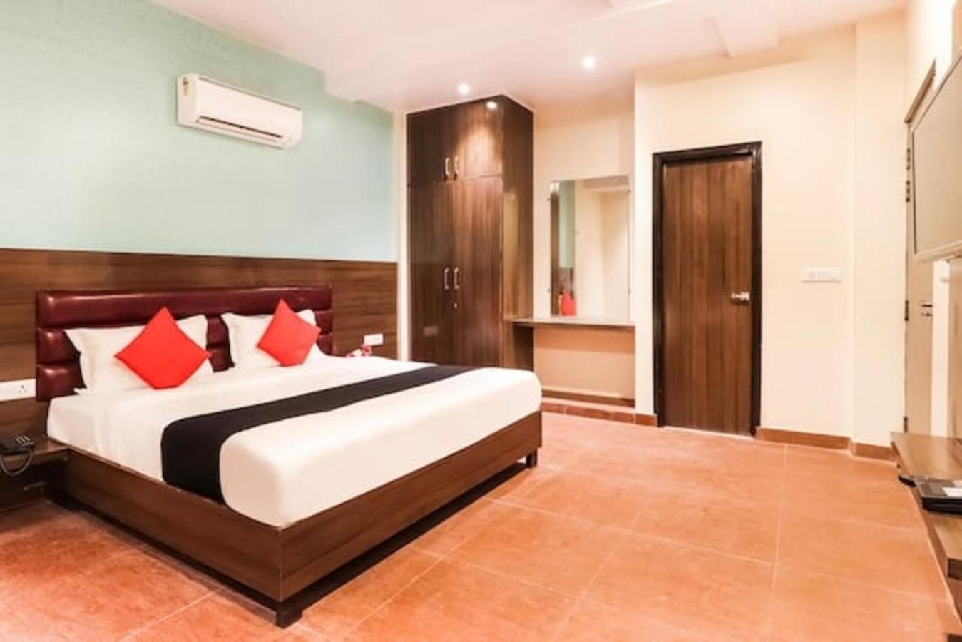 Hotel Gayatri Palace Lucknow Exterior photo