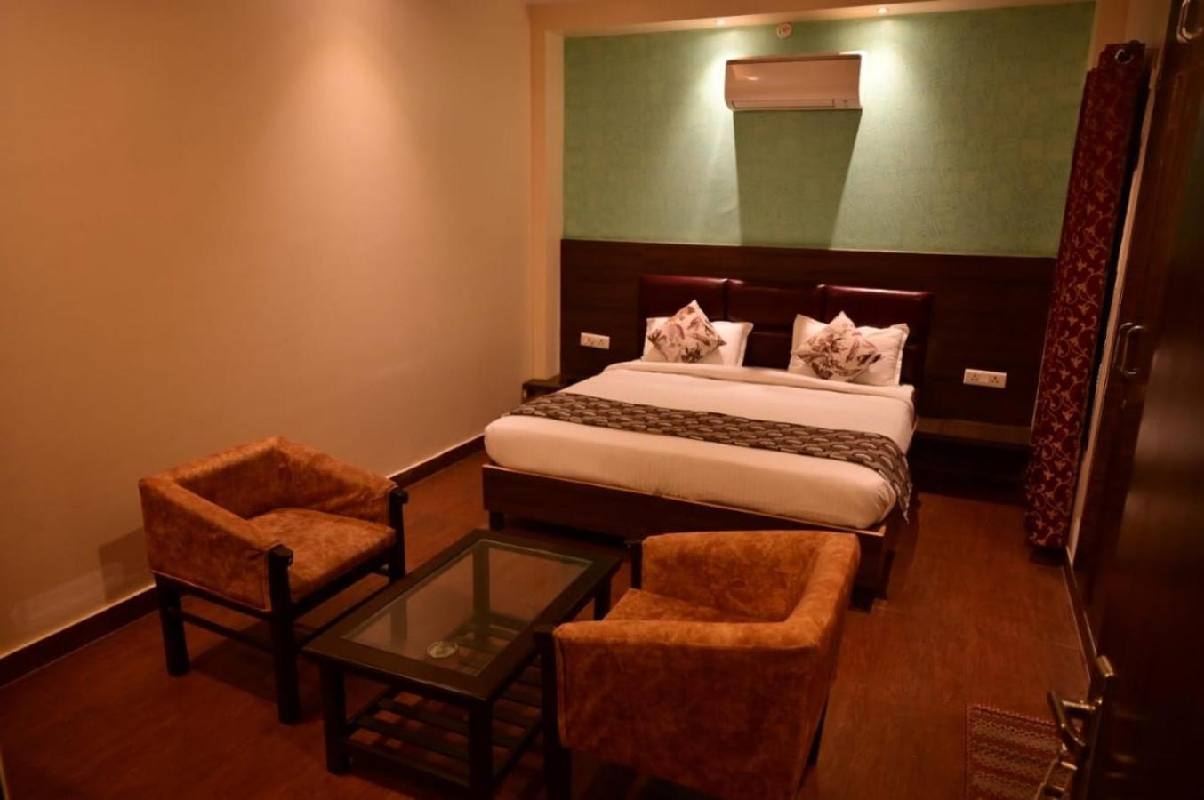 Hotel Gayatri Palace Lucknow Exterior photo